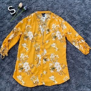 Rue 21 floral yellow top size M